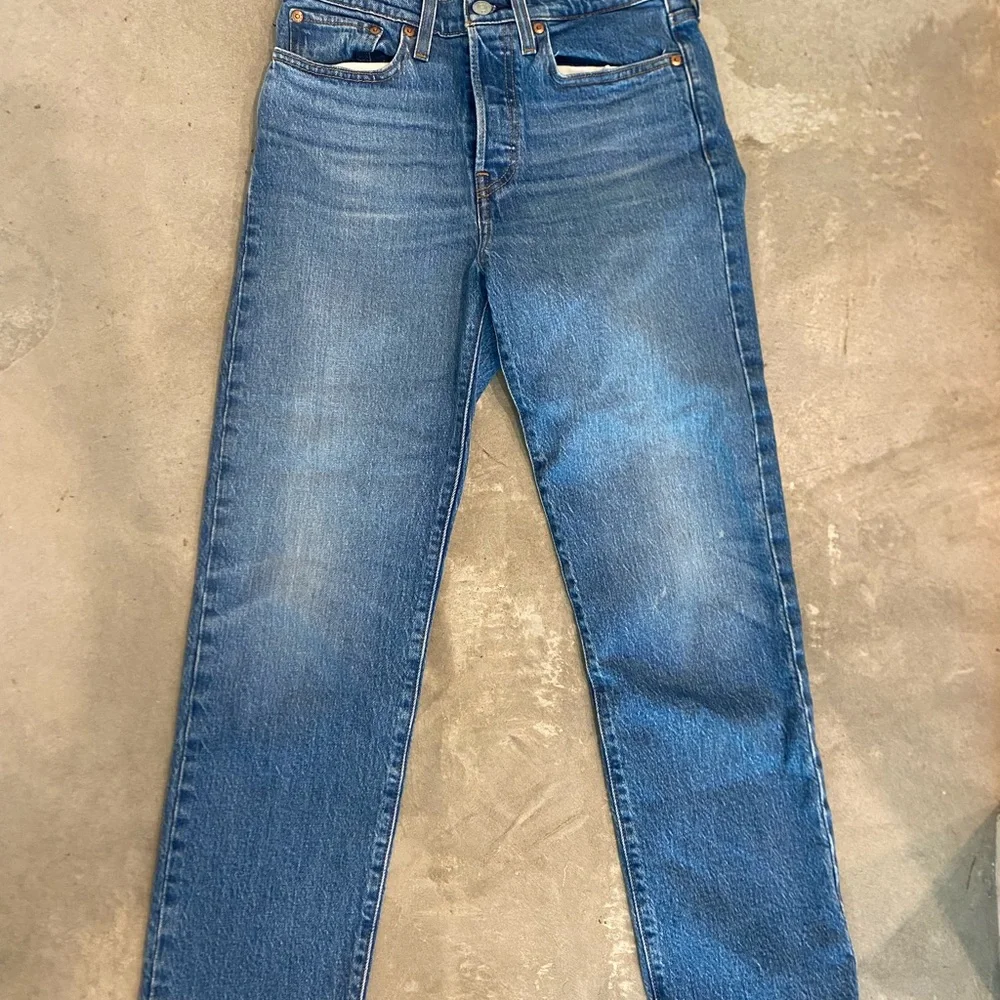 Levi’s Wedgie Straight Jeans - Picture 4 of 6